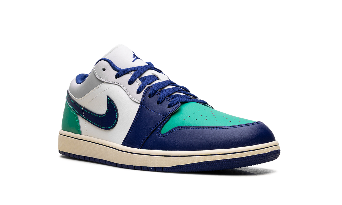 Air Jordan 1 Low Rare Air 553558 147