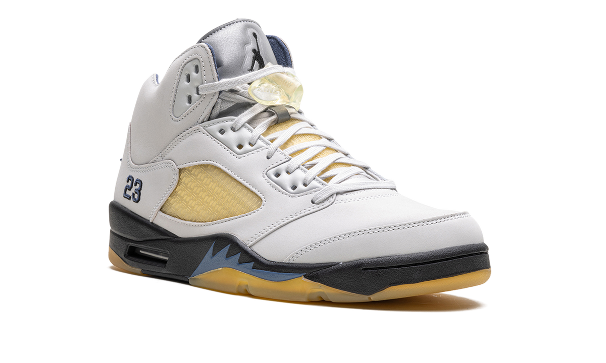 AIR JORDAN 5 WMNS A Ma Maniére - Diffused Blue FZ5758 004