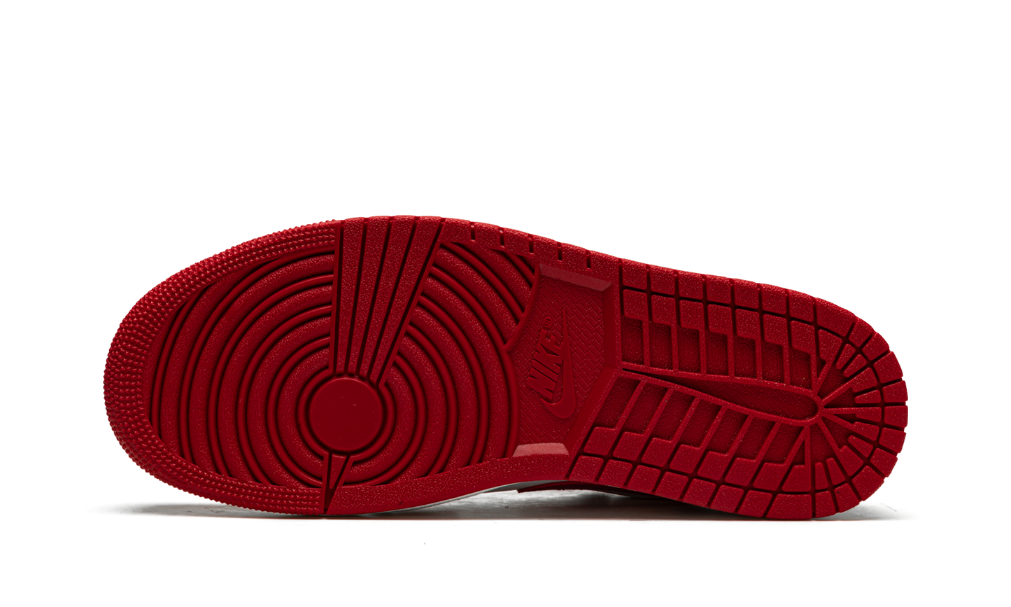 Jordan 1 low Bulls 553558 163