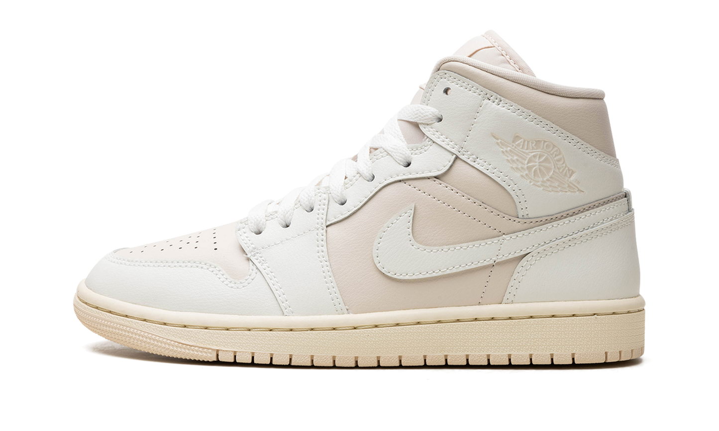 Air Jordan 1 WMNS White / Light Tan BQ6472 201