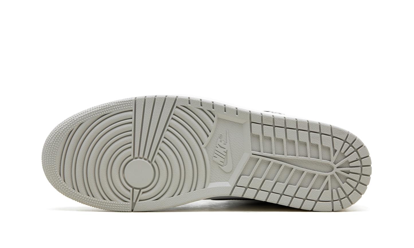 Air Jordan 1 High OG White Cement DZ5485 052