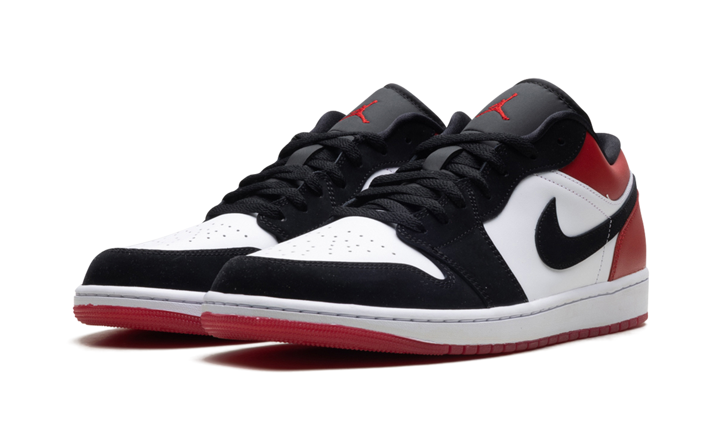 Jordan 1 Low SE Black Toe (2025) IB8971 106
