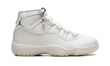 Air Jordan 11 WMNS Pearl AR0715 110