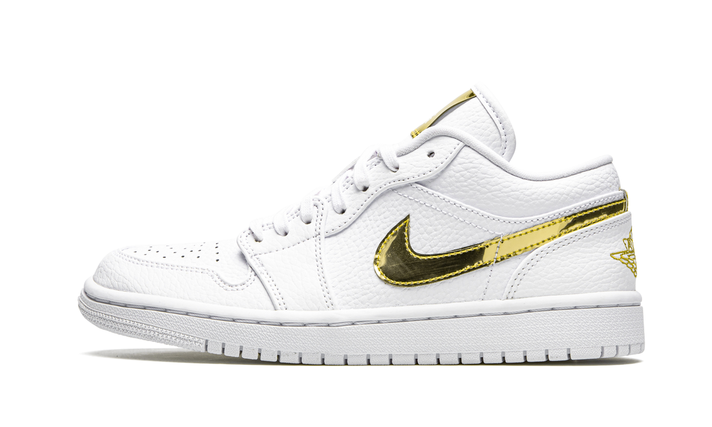 AIR JORDAN 1 Low SE WMNS White Metallic Gold CZ4776 100