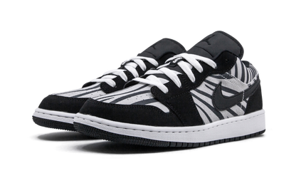 Air Jordan 1 Low GS Zebra 553560 057