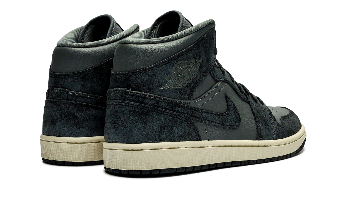 AIR JORDAN 1 MID WMNS DISTRESSED SMOKE GREY FJ3448 001