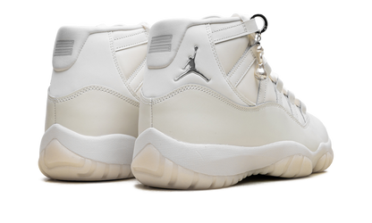 Air Jordan 11 WMNS Pearl AR0715 110