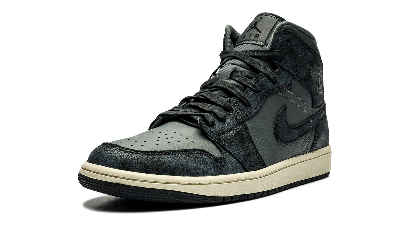 AIR JORDAN 1 MID WMNS DISTRESSED SMOKE GREY FJ3448 001