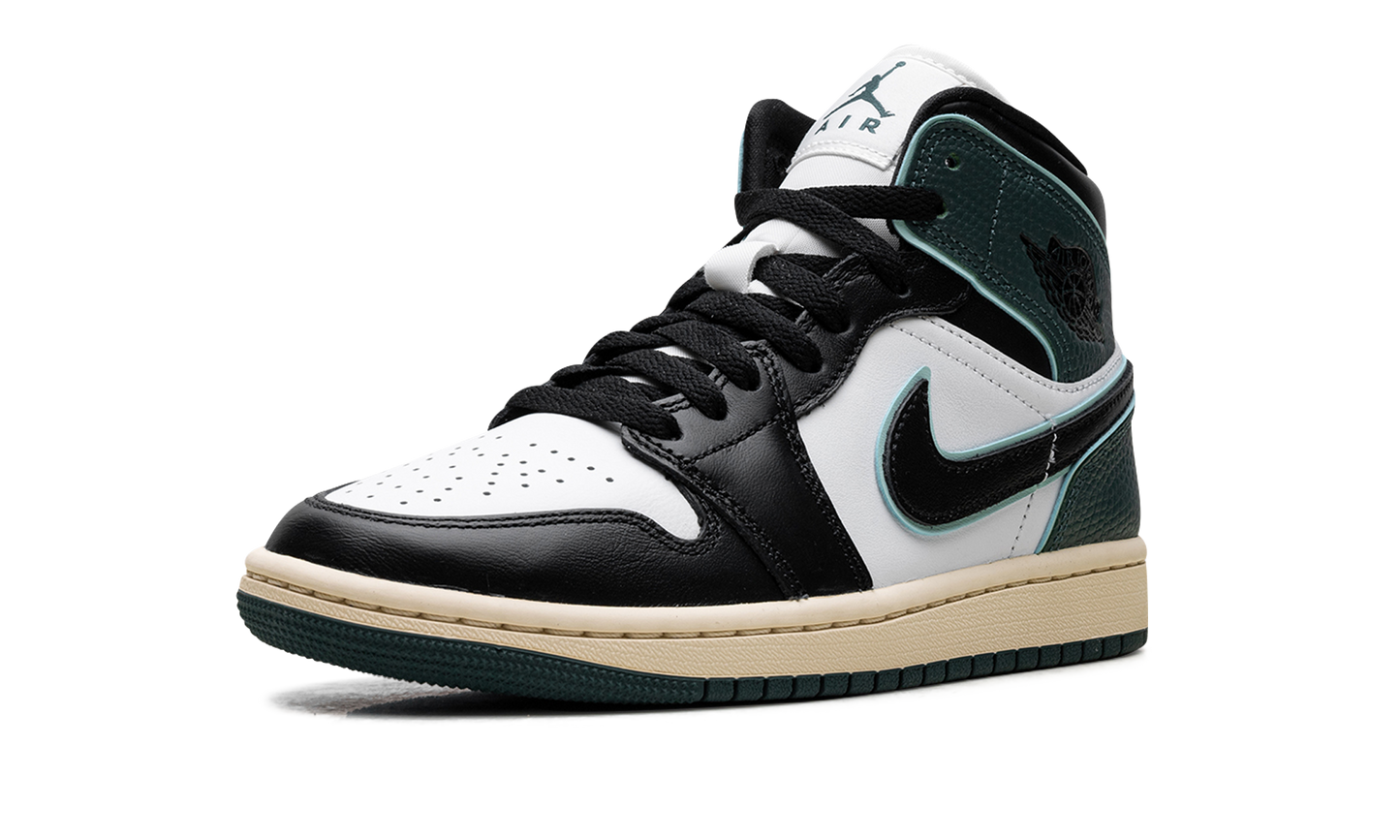 Jordan 1 Mid SE WMNS Oxidized Green FQ7818 100