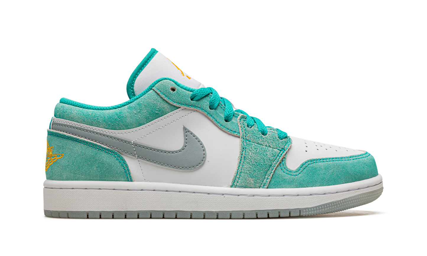 Air Jordan 1 Low SE New Emerald DN3705 301