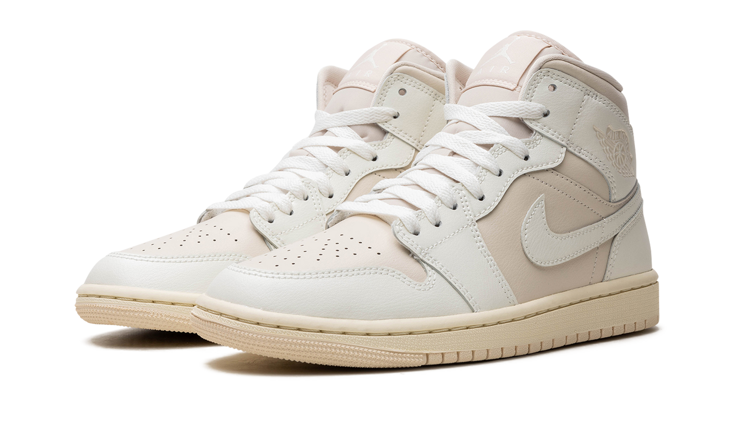Air Jordan 1 WMNS White / Light Tan BQ6472 201