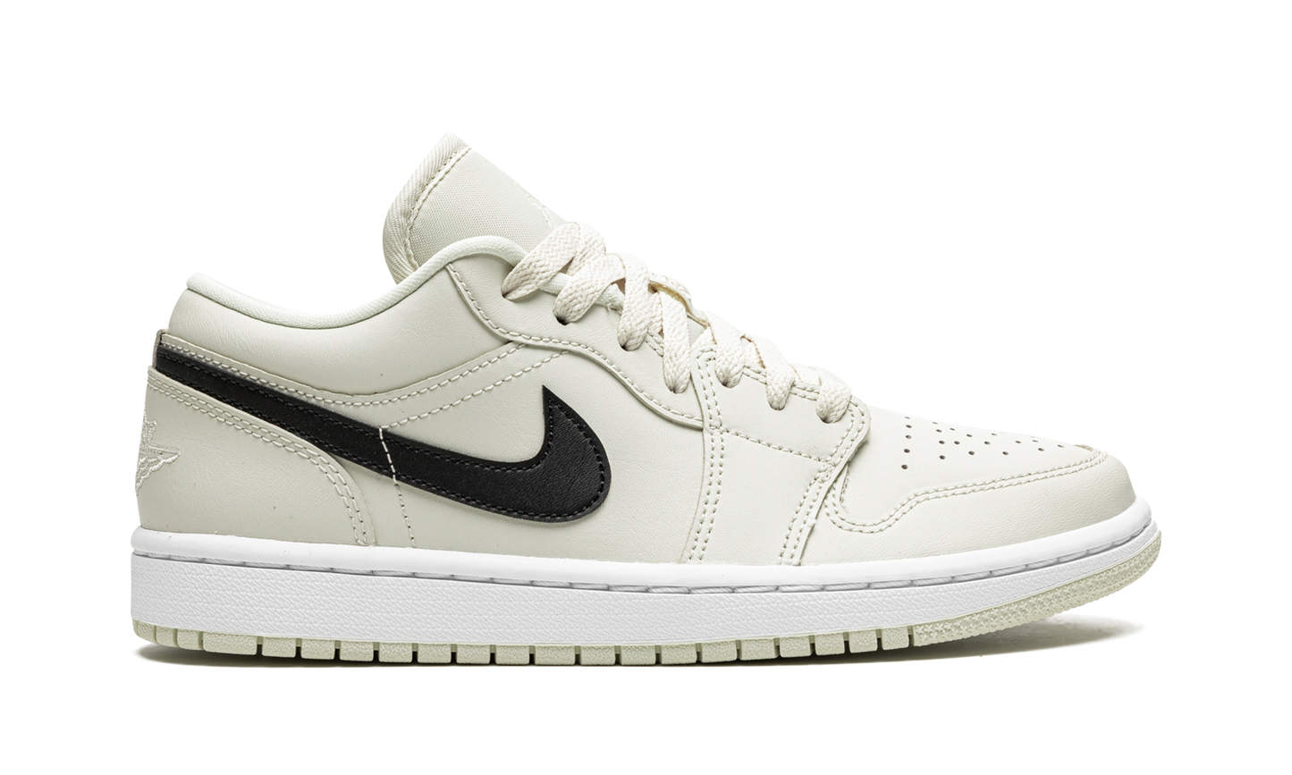 AIR JORDAN 1 LO WMNS Coconut Milk DC0774 121