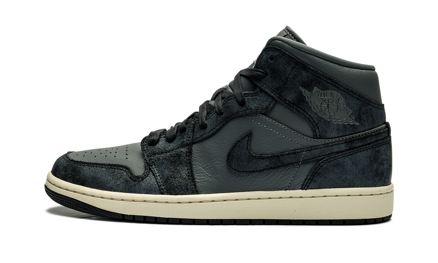 AIR JORDAN 1 MID WMNS DISTRESSED SMOKE GREY FJ3448 001