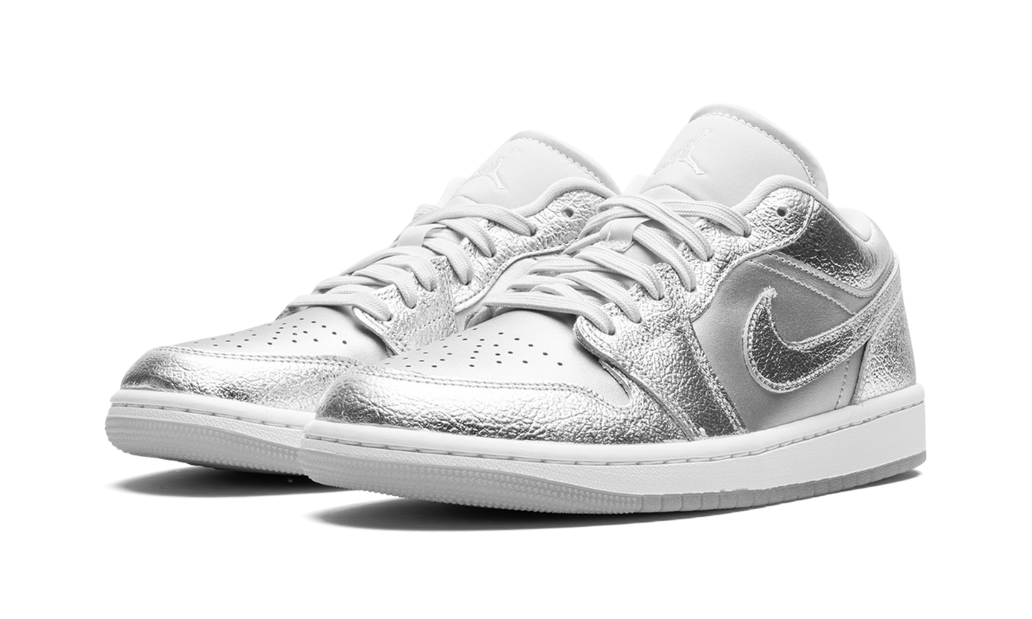 Air Jordan 1 Low SE WMNS Metallic Silver FN5030 001