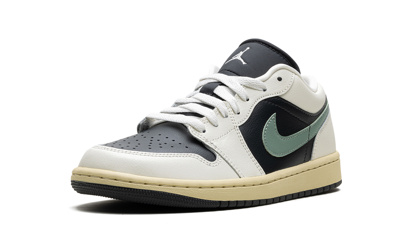 Air Jordan 1 Low WMNS Jade Smoke DC0774 001