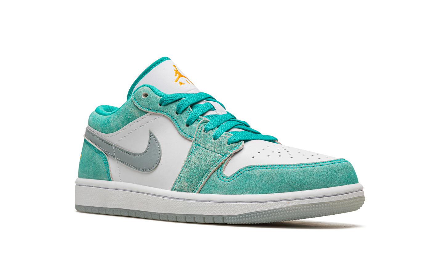 Air Jordan 1 Low SE New Emerald DN3705 301
