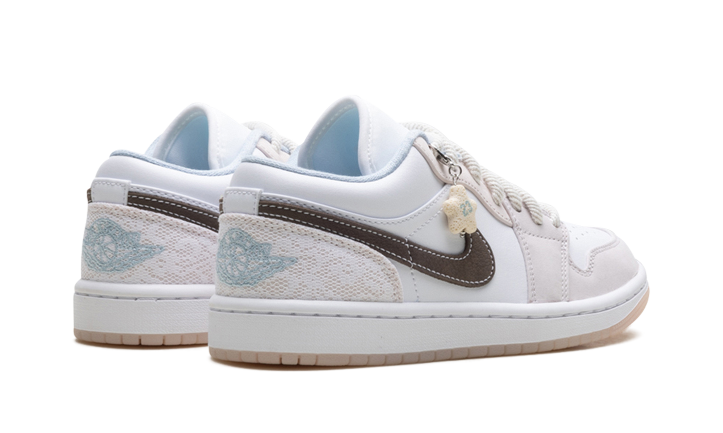 Jordan 1 Low WMNS Coral IB8859 101