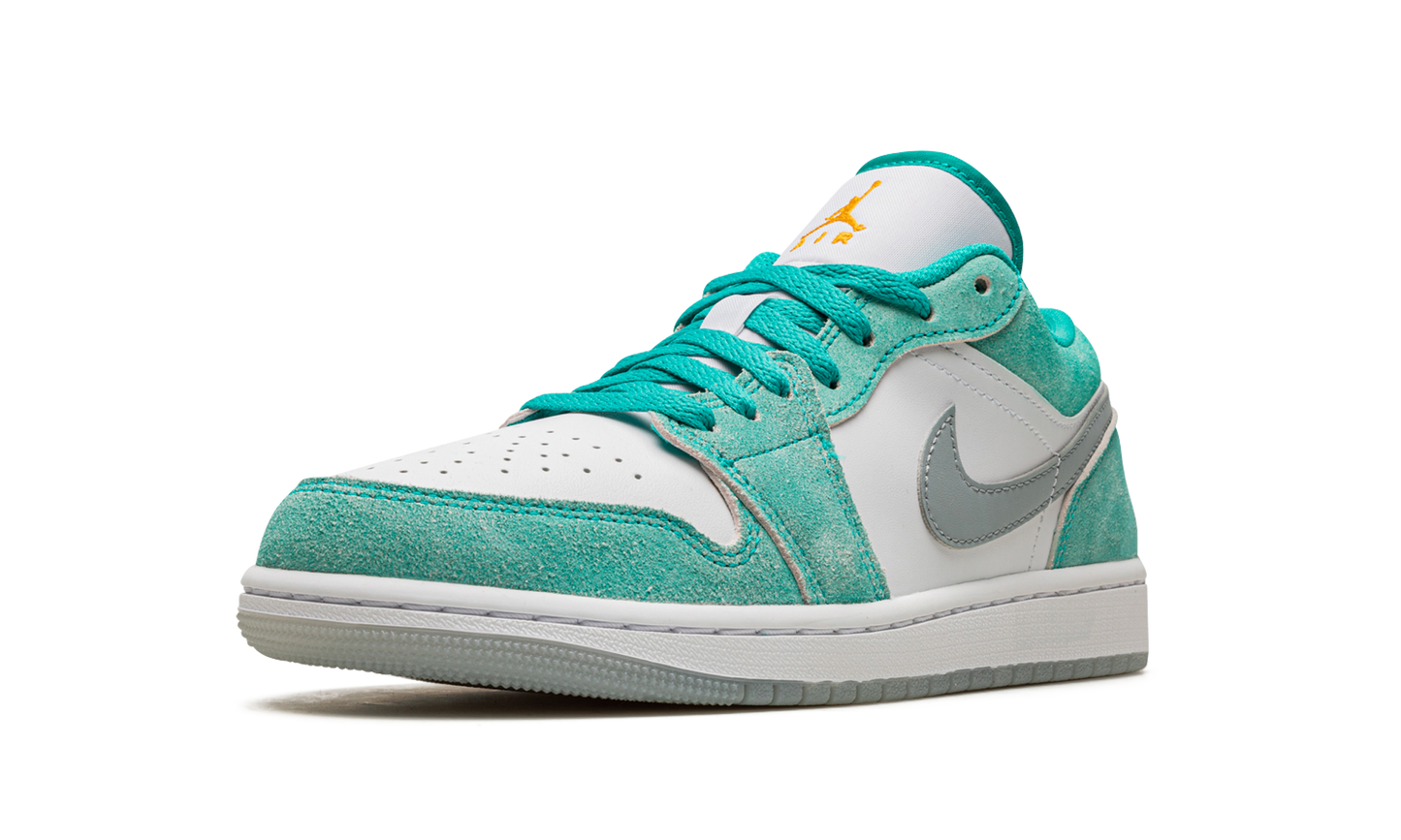 Air Jordan 1 Low SE New Emerald DN3705 301