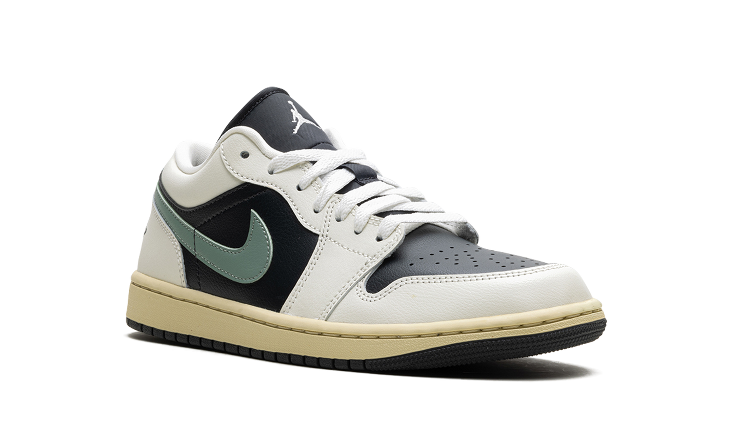 Air Jordan 1 Low WMNS Jade Smoke DC0774 001
