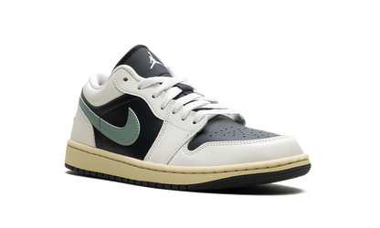 Air Jordan 1 Low WMNS Jade Smoke DC0774 001