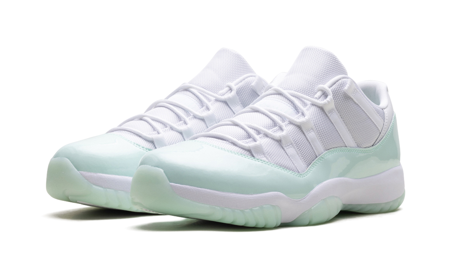 Air Jordan 11 Low WMNS Igloo AH7860 103
