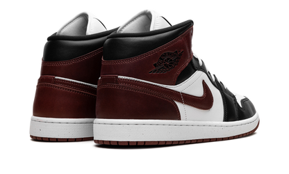 Jordan 1 Mid SE Dark Pony HF3216 102