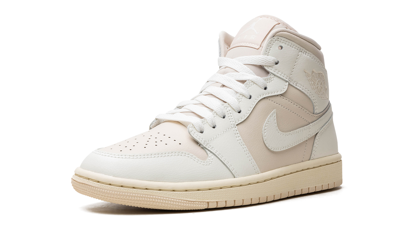 Air Jordan 1 WMNS White / Light Tan BQ6472 201
