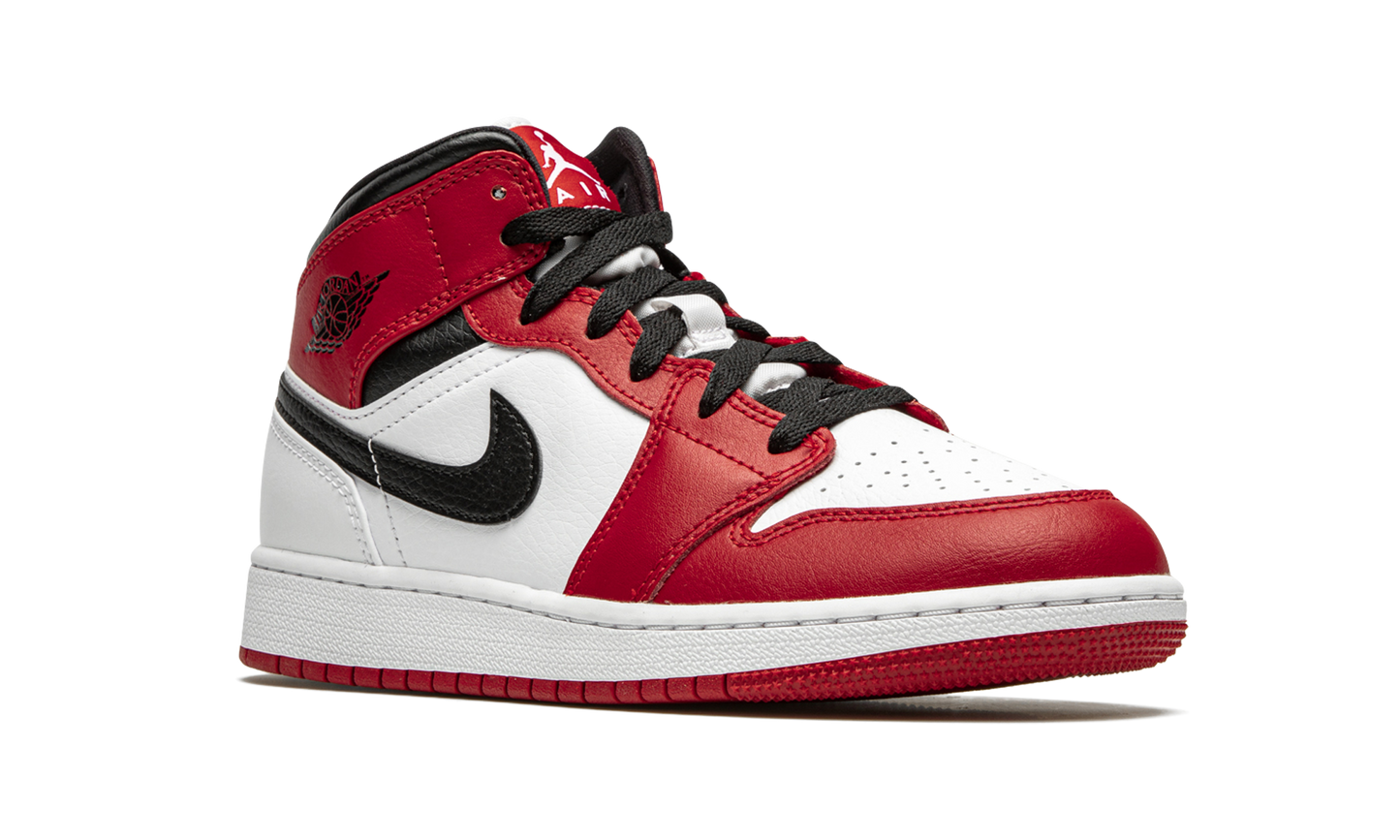 Air Jordan 1 Mid GS Chicago 2020 554725 173