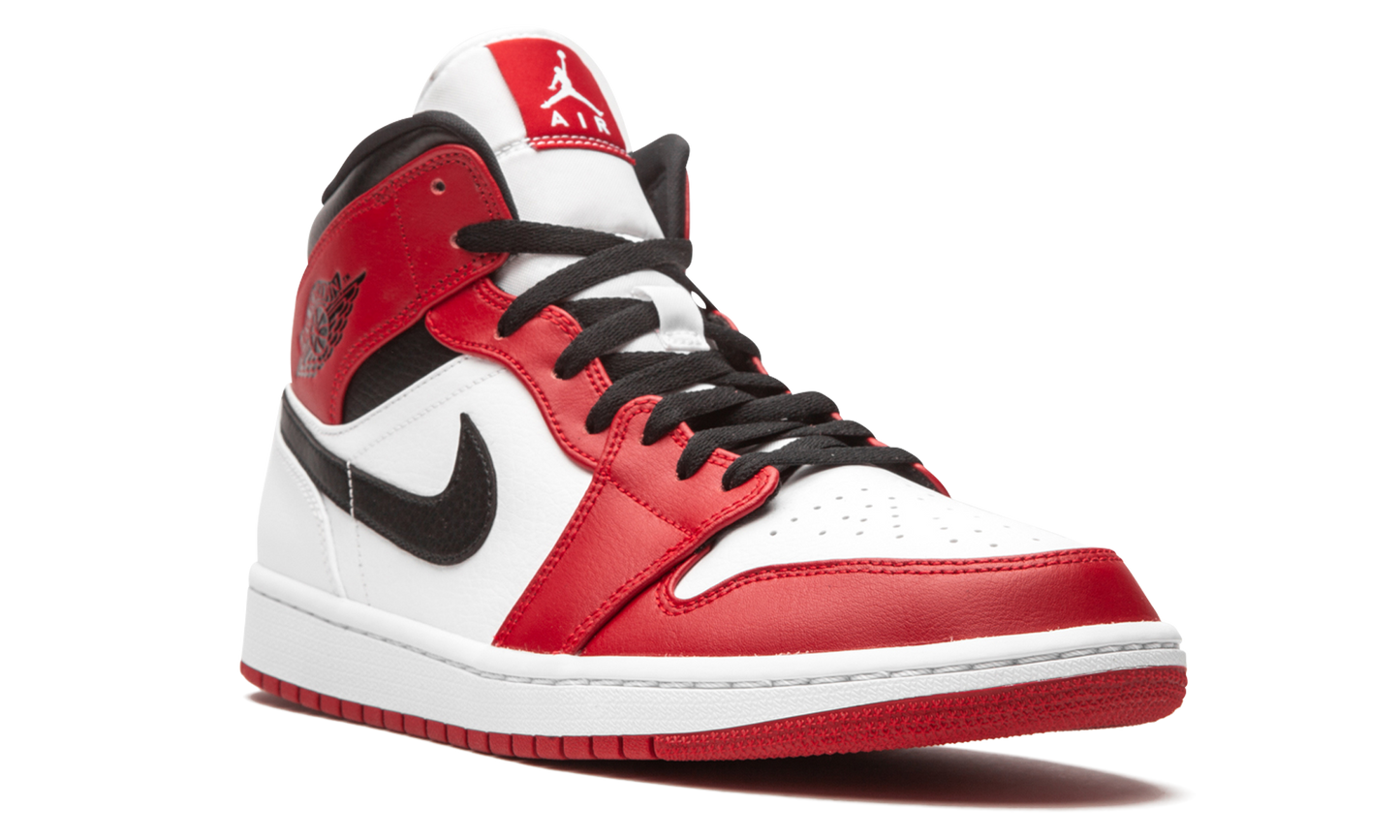 Air Jordan 1 Mid Chicago 2020 554724 173