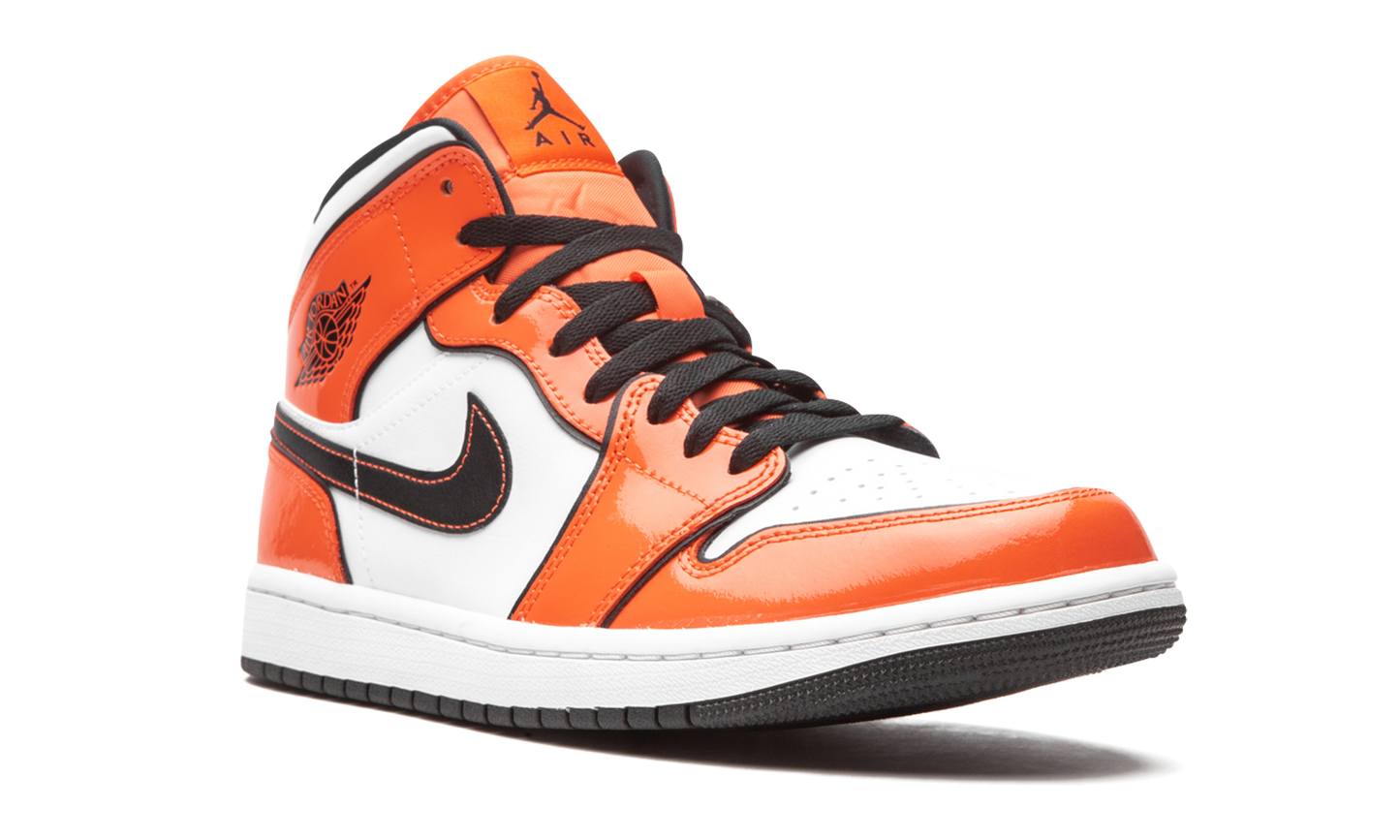 Air Jordan 1 Mid SE Turf Orange DD6834 802