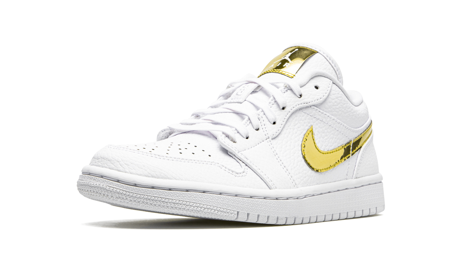 AIR JORDAN 1 Low SE WMNS White Metallic Gold CZ4776 100