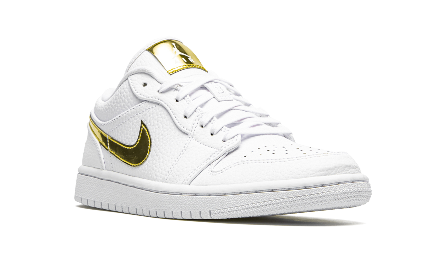 AIR JORDAN 1 Low SE WMNS White Metallic Gold CZ4776 100