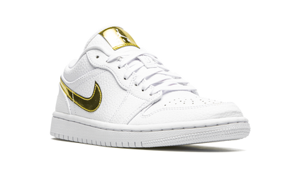 AIR JORDAN 1 Low SE WMNS White Metallic Gold CZ4776 100