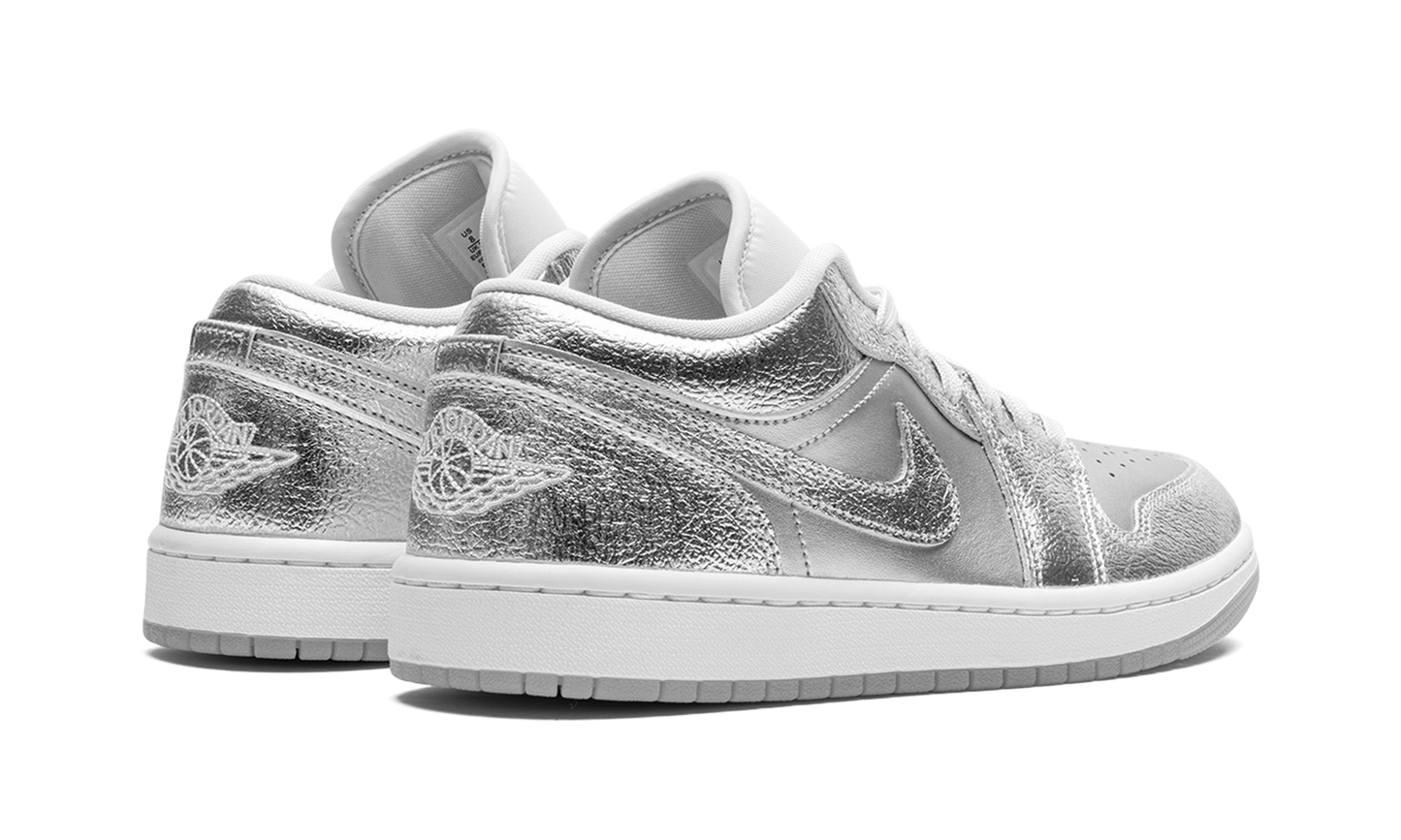 Air Jordan 1 Low SE WMNS Metallic Silver FN5030 001