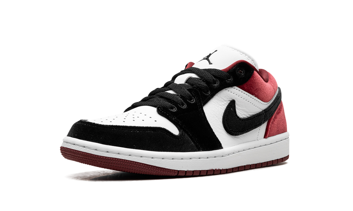 Jordan 1 Low SE WMNS Velvet Black Toe FZ3242 001