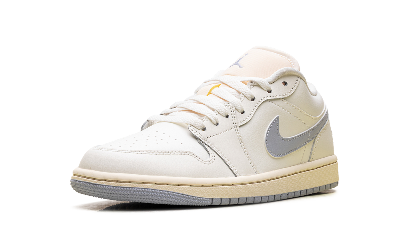 Air Jordan 1 Low WMNS White/Purple DC0774 106