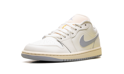 Air Jordan 1 Low WMNS White/Purple DC0774 106