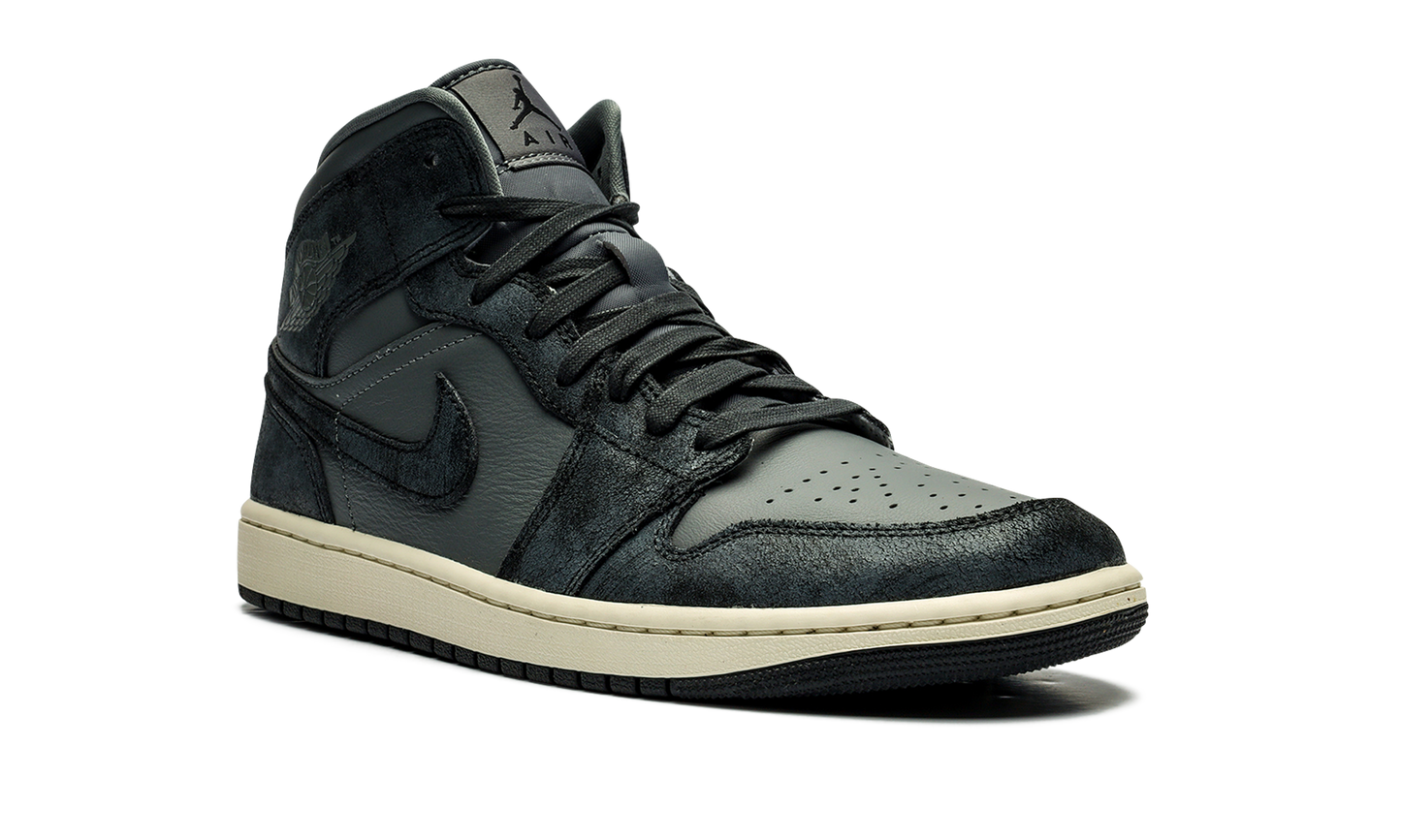 AIR JORDAN 1 MID WMNS DISTRESSED SMOKE GREY FJ3448 001
