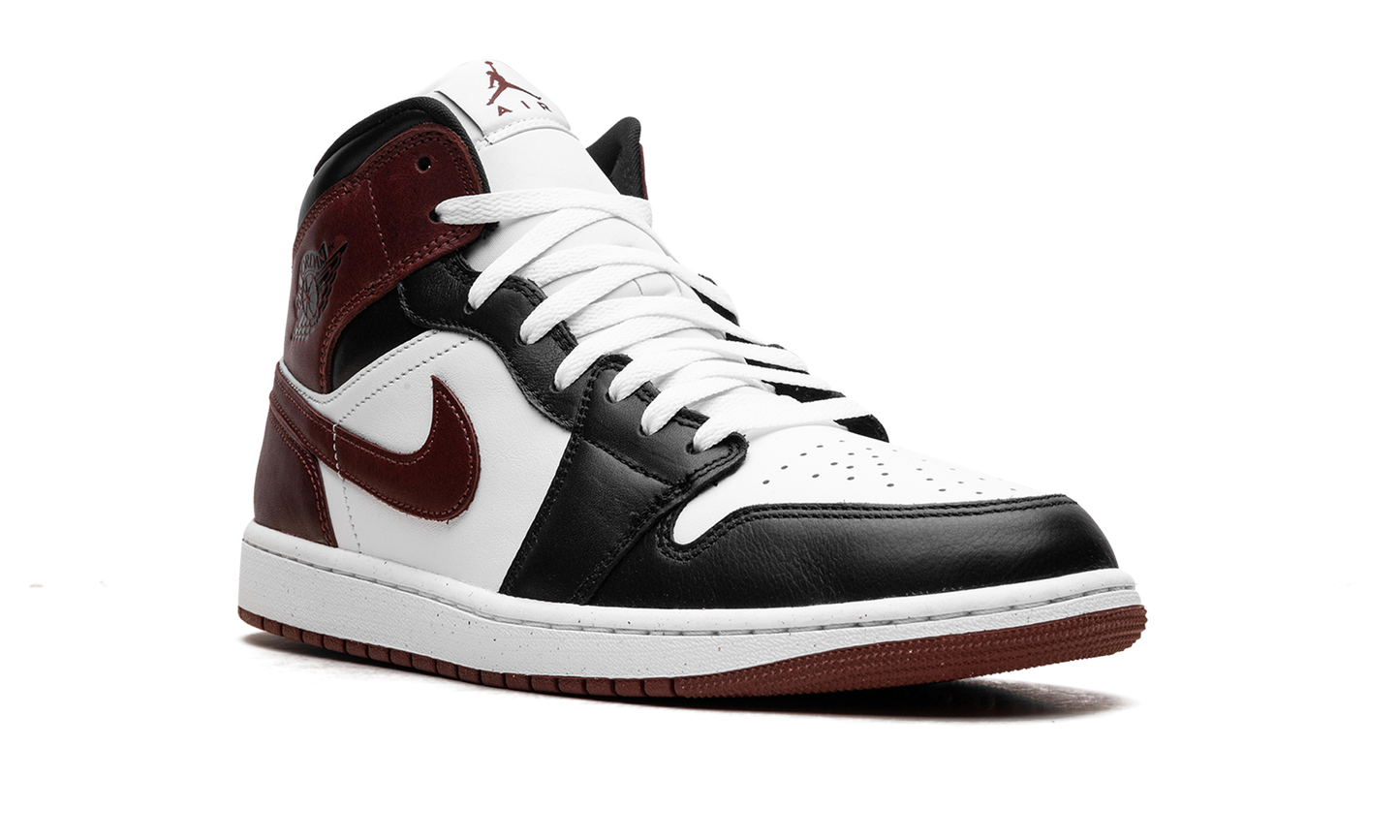 Jordan 1 Mid SE Dark Pony HF3216 102