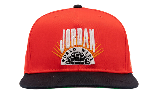Jordan Essentials Pro Structured Flat Bill Hat Chile Red / Kelly Green / Sail IF3508 673