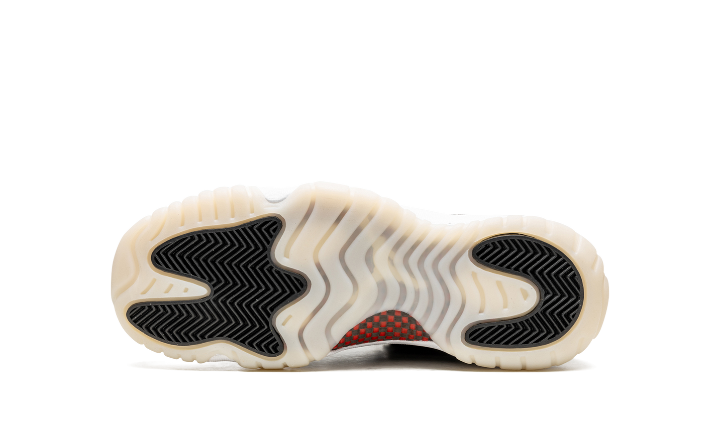 Jordan 11 Retro Low GS 72-10 528896 001