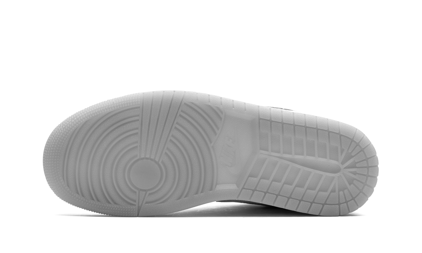Air Jordan 1 Low SE WMNS Metallic Silver FN5030 001
