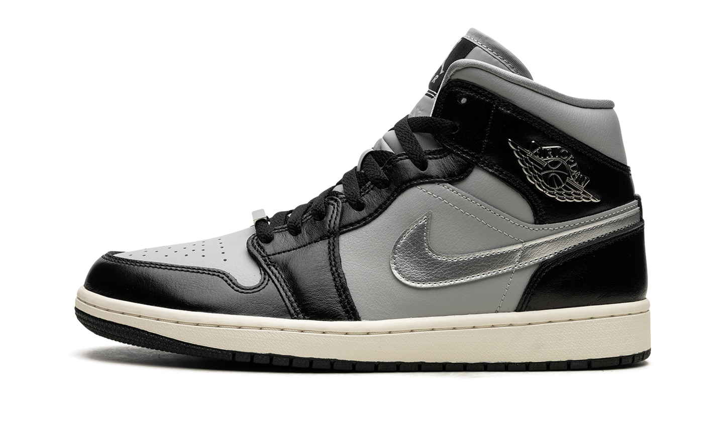 AIR JORDAN 1 MID SE WMNS Black Chrome FB9892 002