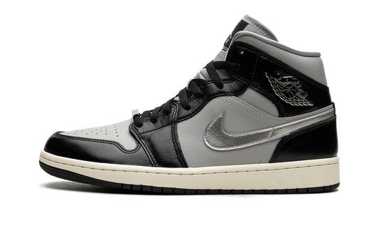 AIR JORDAN 1 MID SE WMNS Black Chrome FB9892 002