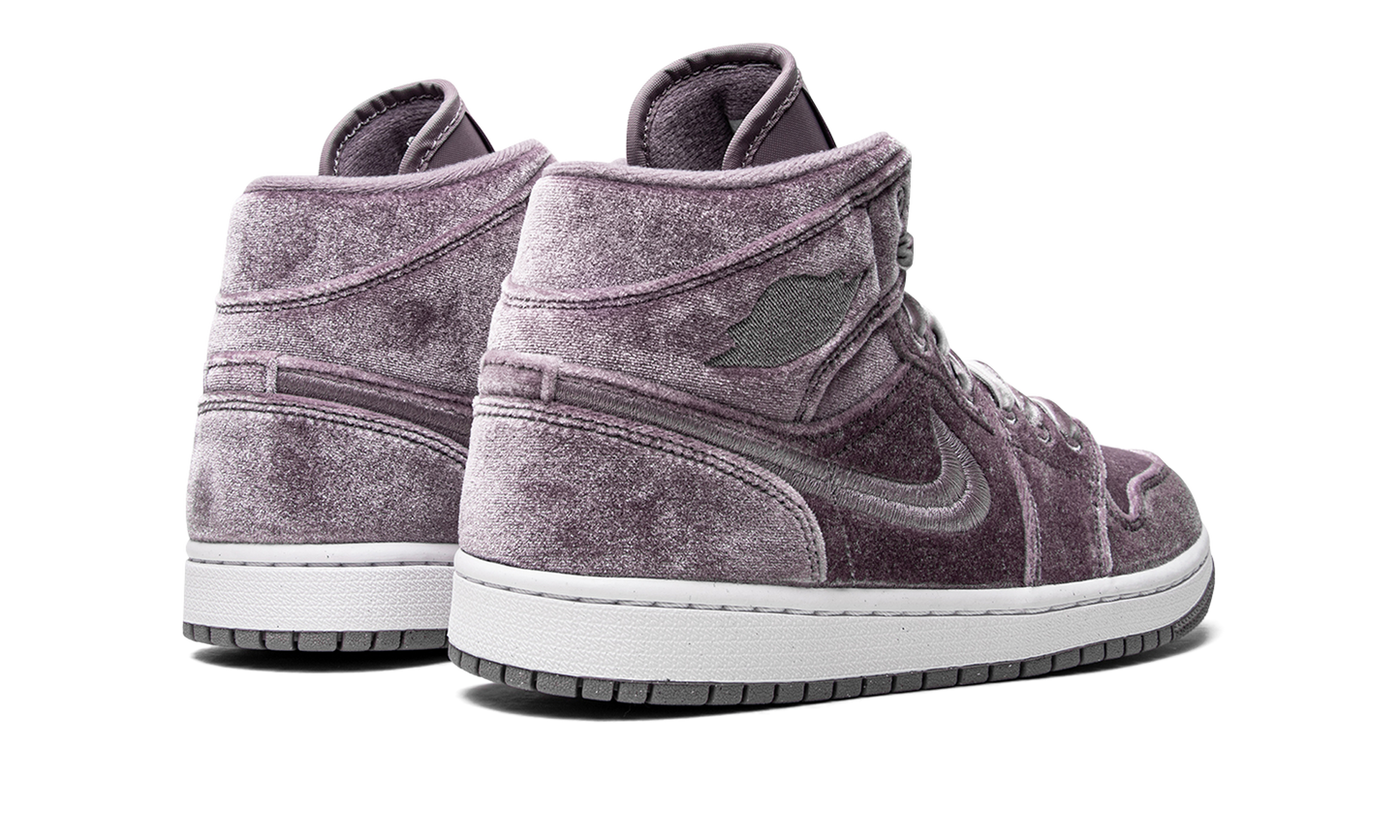 AIR JORDAN 1 MID SE WMNS Purple Velvet DQ8397 500