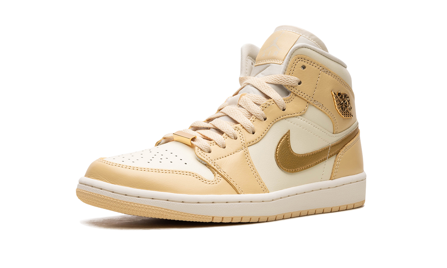 AIR JORDAN 1 MID WMNS Pale Vanilla FB9892 200