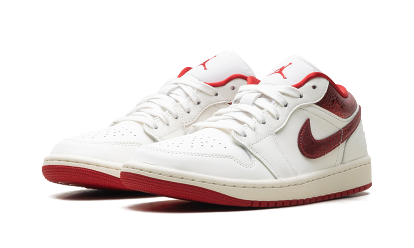 Jordan 1 Low WMNS Ruby HJ9338 106