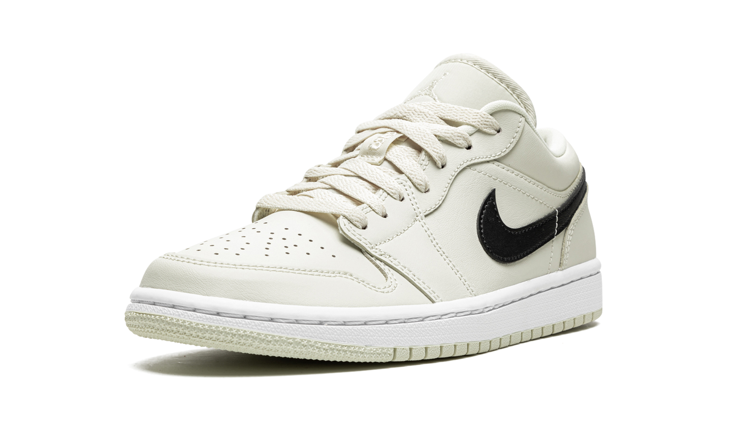 AIR JORDAN 1 LO WMNS Coconut Milk DC0774 121
