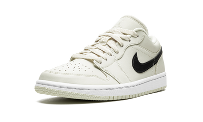 AIR JORDAN 1 LO WMNS Coconut Milk DC0774 121