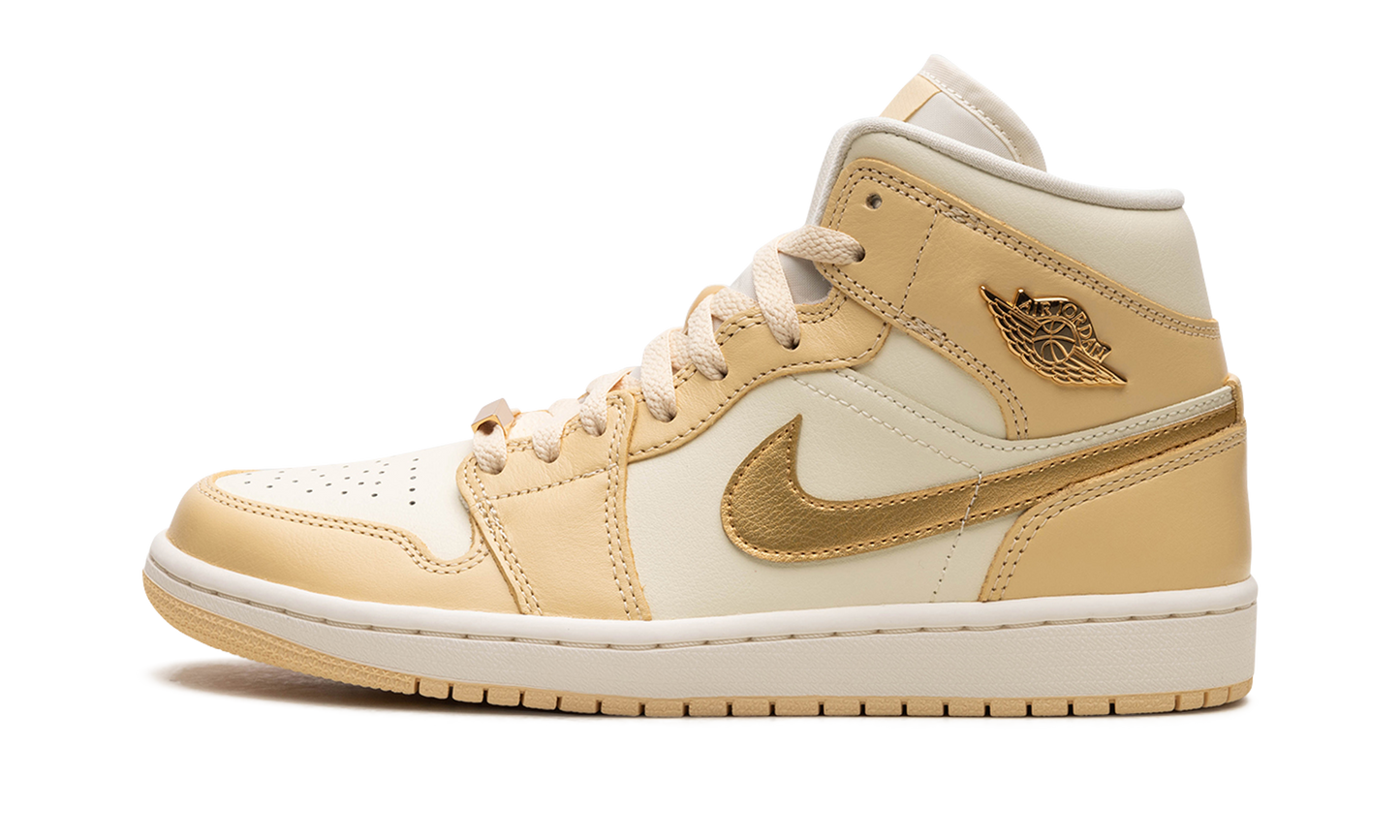 AIR JORDAN 1 MID WMNS Pale Vanilla FB9892 200